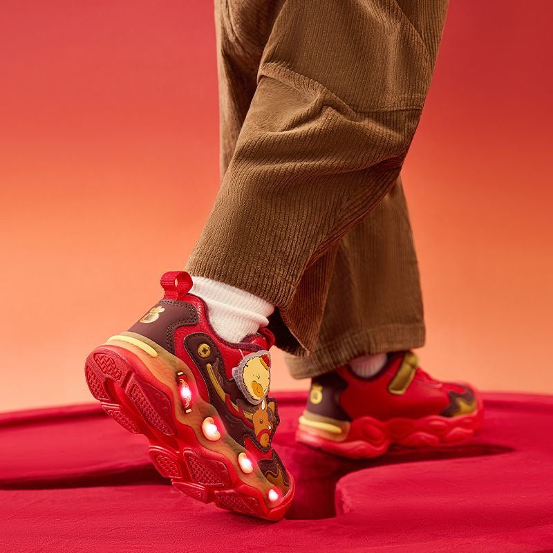 Bduck Shoes Red back photo with model wearing