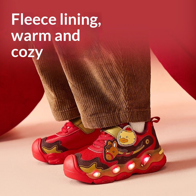 Bduck shoes red with model wearing